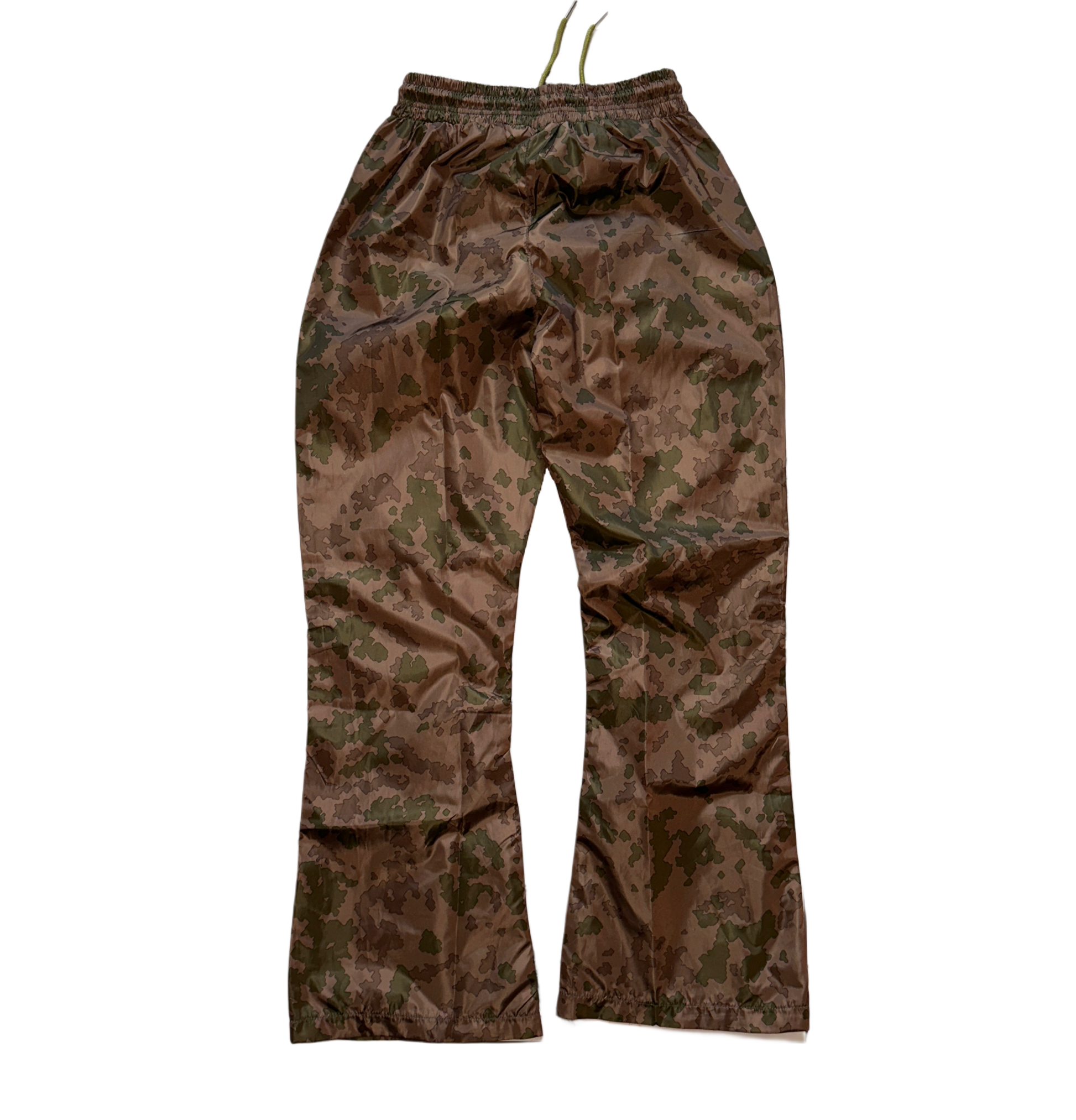 Back view of brown camo sweatpants 