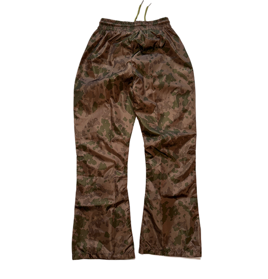 Back view of brown camo sweatpants 